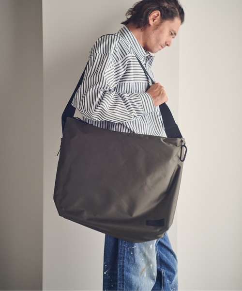 ADAM PATEK(アダムパテック)の「ADAMPATEK/water repellent shoulder big bag 2nd/撥水ショルダービッグバッグ/AP2519045(ショルダーバッグ・レディース・ブラック/ネイビー/カーキ/グレー系・FREE)」の19枚目の写真