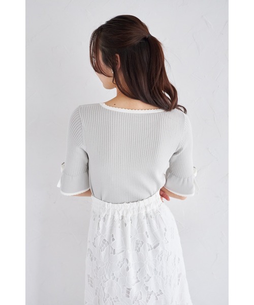 tocco closet(トッコ クローゼット)の「リボン付きスカラップバイカラーニットプルオーバー(ニット/セーター・レディース・オフホワイト/グレー/ベージュ・M)」の16枚目の写真