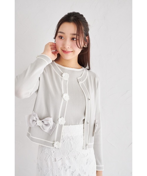 tocco closet(トッコ クローゼット)の「リボン付きスカラップバイカラーニットプルオーバー(ニット/セーター・レディース・オフホワイト/グレー/ベージュ・M)」の18枚目の写真