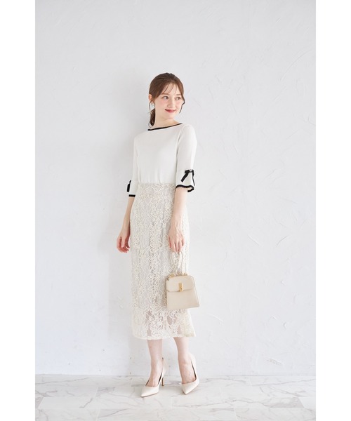 tocco closet(トッコ クローゼット)の「リボン付きスカラップバイカラーニットプルオーバー(ニット/セーター・レディース・オフホワイト/グレー/ベージュ・M)」の4枚目の写真