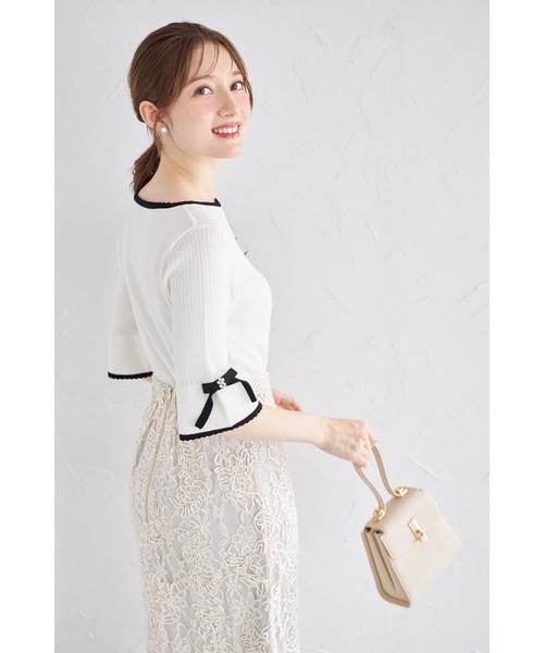 tocco closet(トッコ クローゼット)の「リボン付きスカラップバイカラーニットプルオーバー(ニット/セーター・レディース・オフホワイト/グレー/ベージュ・M)」の9枚目の写真
