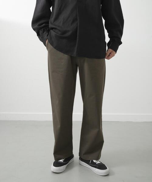 ITEMS URBANRESEARCH（アイテムズ アーバンリサーチ）の「ペーパータッチイージーパンツ（その他パンツ・メンズ・グレー/カーキ/ブラック・MEDIUM/LARGE）」の3枚目の写真