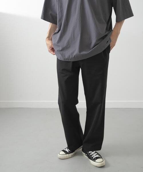ITEMS URBANRESEARCH（アイテムズ アーバンリサーチ）の「ペーパータッチイージーパンツ（その他パンツ・メンズ・グレー/カーキ/ブラック・MEDIUM/LARGE）」の2枚目の写真
