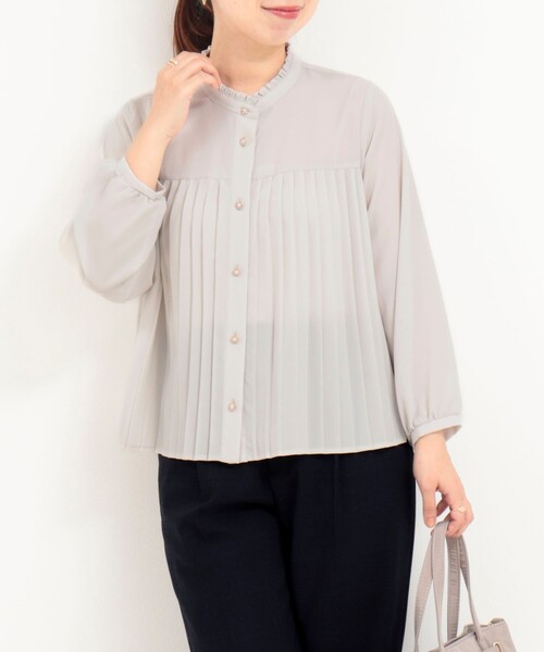 MICO COULIER（ミコクリエ）の「ジョーゼットプリーツブラウス（シャツ/ブラウス・レディース・ホワイト系その他/ネイビー/ブラウン/グレイッシュベージュ・38）」の4枚目の写真