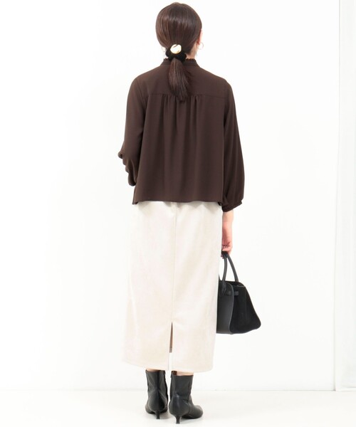 MICO COULIER（ミコクリエ）の「ジョーゼットプリーツブラウス（シャツ/ブラウス・レディース・ホワイト系その他/ネイビー/ブラウン/グレイッシュベージュ・38）」の15枚目の写真