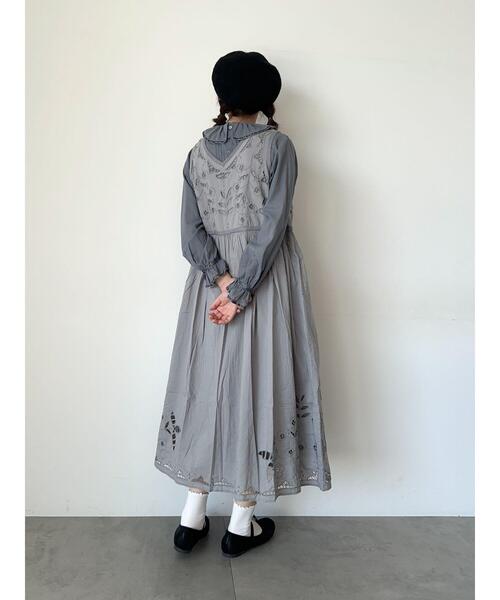 セール】【WEB限定 Sサイズ】カットワーク刺繍前後着ノースリ