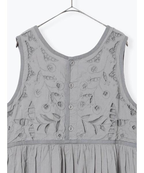 セール】【WEB限定 Sサイズ】カットワーク刺繍前後着ノースリ