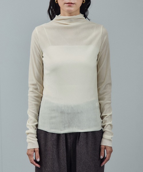 SALON adam et rope'(サロン アダム エ ロペ)の「【WEB限定】リュクスベロアハイネックプルオーバー 2(Tシャツ/カットソー・レディース・ブラック/オフホワイト・FREE)」の13枚目の写真