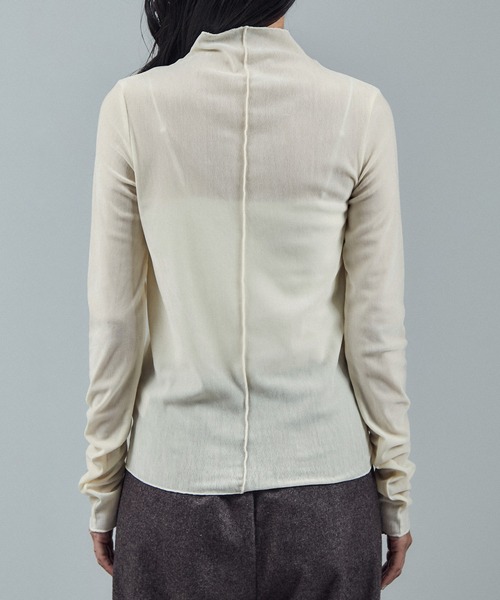 SALON adam et rope'(サロン アダム エ ロペ)の「【WEB限定】リュクスベロアハイネックプルオーバー 2(Tシャツ/カットソー・レディース・ブラック/オフホワイト・FREE)」の15枚目の写真