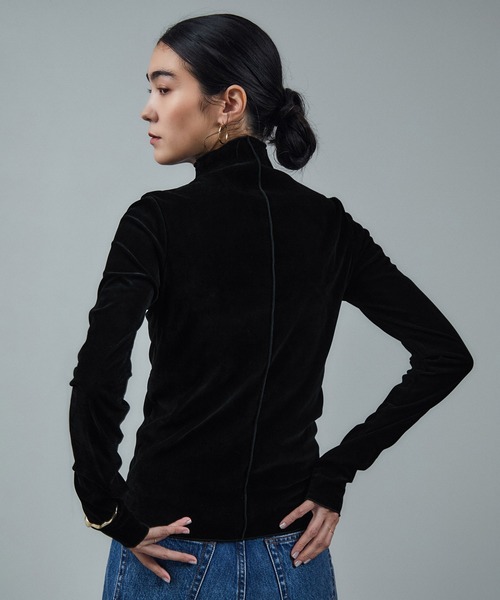SALON adam et rope'(サロン アダム エ ロペ)の「【WEB限定】リュクスベロアハイネックプルオーバー 2(Tシャツ/カットソー・レディース・ブラック/オフホワイト・FREE)」の21枚目の写真