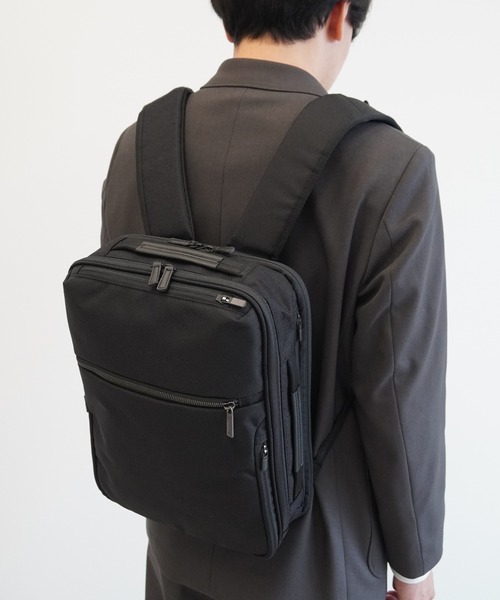 ace.(エース)の「エースジーン ビジネスリュック ガジェタブルSF A4サイズ収納可能 14inchPC収納 11L 2気室 68781(ビジネスバッグ・メンズ・ブラック/ネイビー・FREE)」の12枚目の写真
