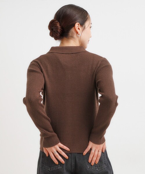 DRESKIP（ドレスキップ）の「カジュアルながらも上品な 襟付きリブニット（ニット/セーター・レディース・ブラック/グレー/ダークブラウン/レンガ・04/01/02/03）」の14枚目の写真