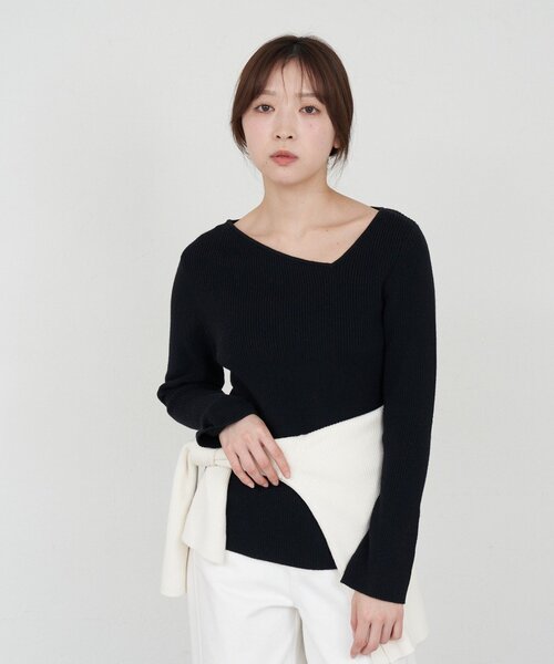 SHENERY(シーナリー)の「アシンメトリーリブニット(ニット/セーター・レディース・オフホワイト/グレー/ベージュ/ブラック・FREE)」の14枚目の写真