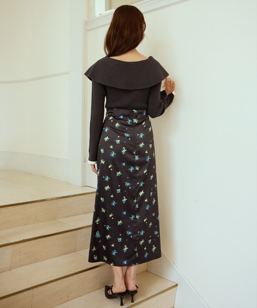 AND COUTURE(アンドクチュール)の「ブラーフラワープリントナロースカート(スカート・レディース・ブラウン系その他/ブラック系その他・SMALL/MEDIUM)」の5枚目の写真