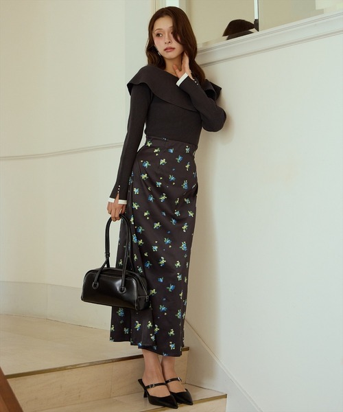 AND COUTURE(アンドクチュール)の「ブラーフラワープリントナロースカート(スカート・レディース・ブラウン系その他/ブラック系その他・SMALL/MEDIUM)」の15枚目の写真