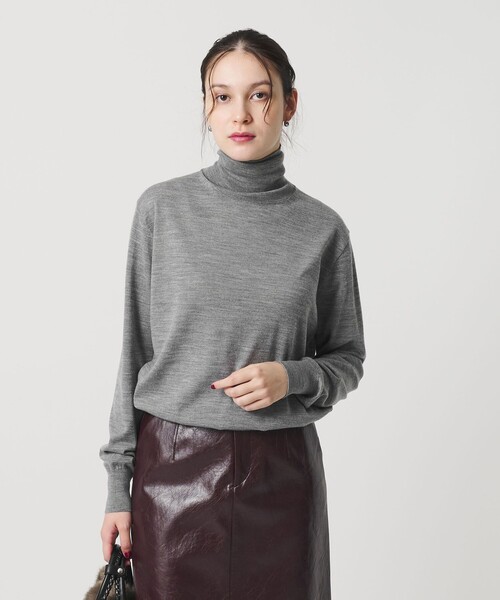 BEAUTY&YOUTH UNITED ARROWS(ビューティーアンドユースユナイテッドアローズ)の「ウールポリエステル ハイゲージタートルネックニット ウォッシャブル(ニット/セーター・レディース・グレー系/ネイビー/レッド・FREE)」の4枚目の写真