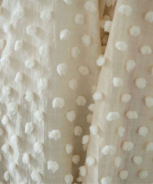 yuni(ユニ )の「△コットンナイロン dotジャカード wide シャツ(シャツ/ブラウス・レディース・キナリ/ブラック・FREE)」の4枚目の写真