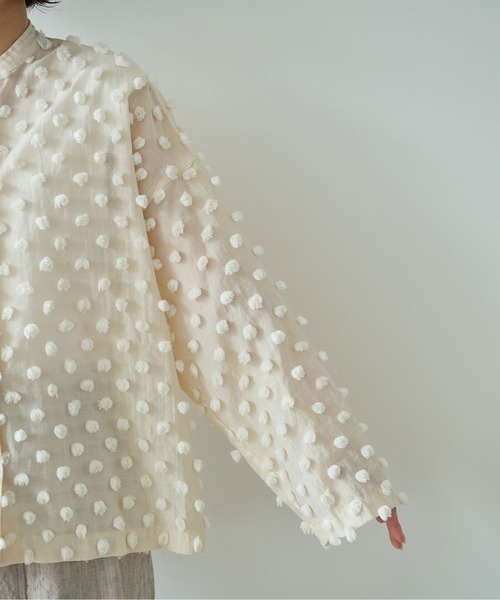 yuni(ユニ )の「△コットンナイロン dotジャカード wide シャツ(シャツ/ブラウス・レディース・キナリ/ブラック・FREE)」の6枚目の写真