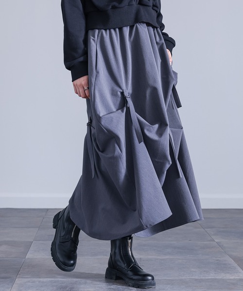 kOhAKU（コハク）の「『変形フレアスカート』（スカート・レディース・チャコール/ブラック・FREE）」の4枚目の写真