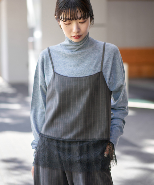 IENA（イエナ）の「レースヘムキャミソール（シャツ/ブラウス・レディース・チャコールグレー/ベージュ・FREE）」の2枚目の写真