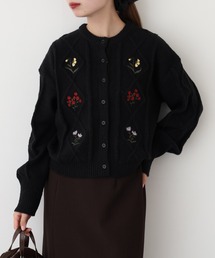 ダイヤ柄ケーブル花刺繍カーデ