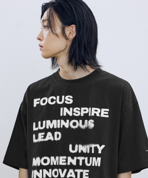F.ILLUMINATE(フィルミネイト)の「レガシーメッセージTシャツ - ブラック(Tシャツ/カットソー・レディース・その他・SMALL/MEDIUM/LARGE)」の3枚目の写真