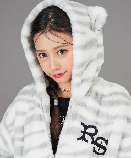 ANAP GiRL(アナップガール)の「ANAPR+S ネコ耳 フード ファー ブルゾン【ユニセックス】 【キッズお揃い】(ブルゾン・キッズ・ブラック/グレー・XS/S/M)」の12枚目の写真