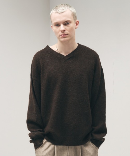 Adoon plain(アドーンプレーン)の「SHALLOW V-NECK WOOL BLEND MELANG KNIT / 浅Vネックウールブレンドメランジニット(ニット/セーター・メンズ・グリーン/ブラウン/ブルー/チャコールグレー・MEDIUM/LARGE)」の5枚目の写真