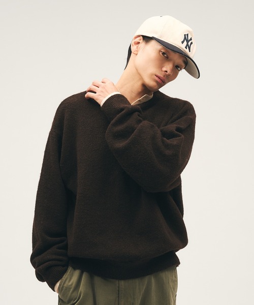 Adoon plain(アドーンプレーン)の「SHALLOW V-NECK WOOL BLEND MELANG KNIT / 浅Vネックウールブレンドメランジニット(ニット/セーター・メンズ・グリーン/ブラウン/ブルー/チャコールグレー・MEDIUM/LARGE)」の11枚目の写真