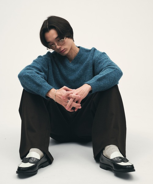 Adoon plain(アドーンプレーン)の「SHALLOW V-NECK WOOL BLEND MELANG KNIT / 浅Vネックウールブレンドメランジニット(ニット/セーター・メンズ・グリーン/ブラウン/ブルー/チャコールグレー・MEDIUM/LARGE)」の22枚目の写真