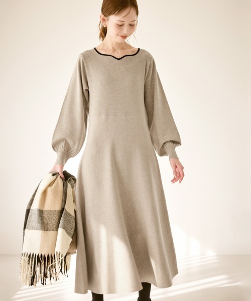 ROPE' PICNIC（ロペピクニック）の「ハートネックニットワンピース（ワンピース・レディース・ベージュ/ブラック・S/M）」の2枚目の写真