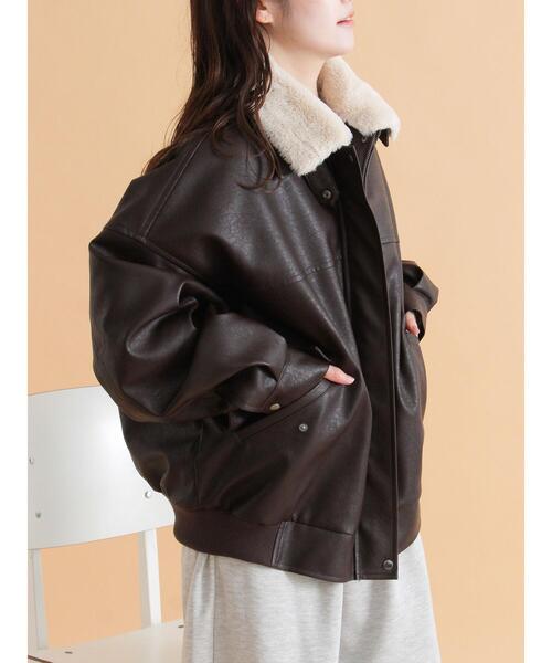 ehka sopo(エヘカソポ)の「襟ファーフェイクレザージャケット(ブルゾン・レディース・ブラウン/ブラック/キナリ・F)」の3枚目の写真