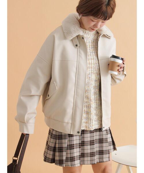 ehka sopo(エヘカソポ)の「襟ファーフェイクレザージャケット(ブルゾン・レディース・ブラウン/ブラック/キナリ・F)」の2枚目の写真