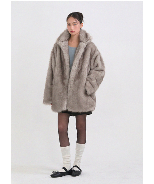 MICANE（ミケーネ）の「バーニス ハイネックハーフファージャケット（ムートンコート・レディース・ベージュ・LARGE/X-LARGE/SMALL/MEDIUM）」の6枚目の写真