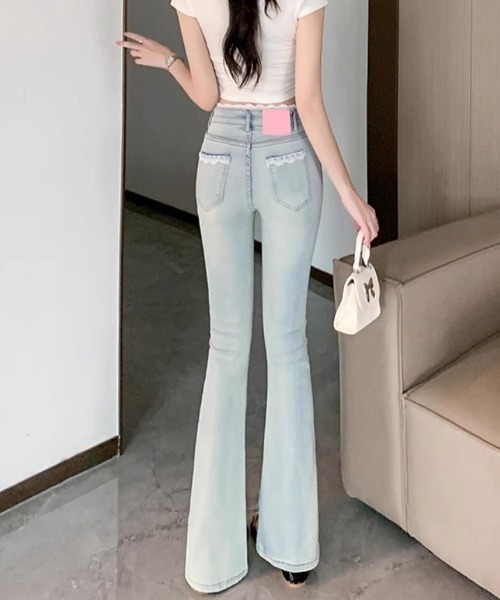 Mejoul（メジュール）の「【2026春夏新作】美シルエット レースデザインハイウエストフレアデニムパンツ（デニムパンツ・レディース・ブルー・M/L）」の3枚目の写真