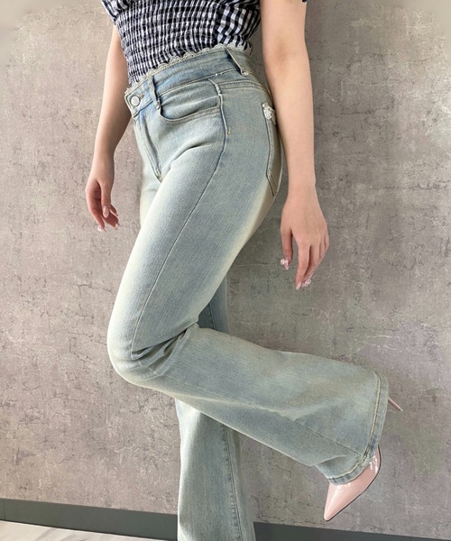 Mejoul（メジュール）の「【2026春夏新作】美シルエット レースデザインハイウエストフレアデニムパンツ（デニムパンツ・レディース・ブルー・M/L）」の5枚目の写真