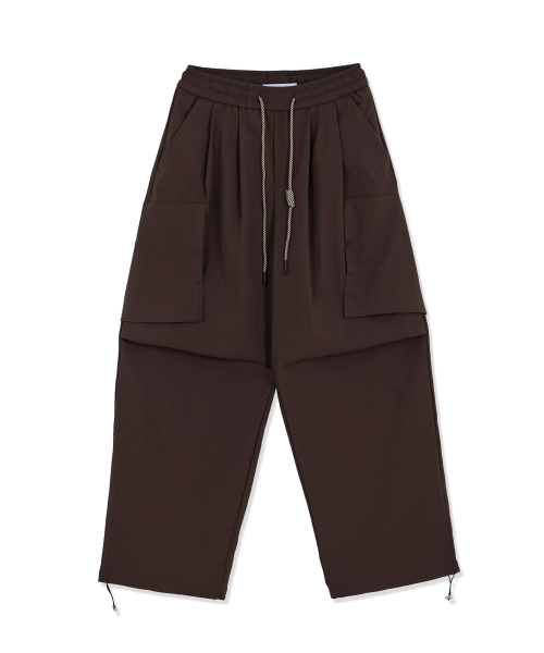 MAKEITTO(メイキット)の「TWO TUCK WIDE PARACHUTE CARGO PANTS_BROWN(その他パンツ・メンズ・その他・LARGE/MEDIUM/X-LARGE/XX-LARGE)」の9枚目の写真