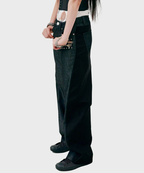 NILLRING(ニルリン)の「P13.00 Zip stud point pants _ Black combination(デニムパンツ・レディース・その他・SMALL/MEDIUM)」の2枚目の写真