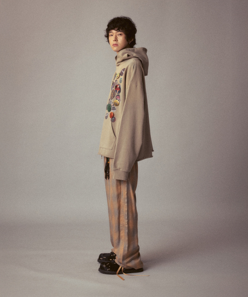 CORD(コード)の「マルチプルバッジフルオーバーフードパーカー_BG(パーカー・メンズ・その他・MEDIUM/LARGE)」の7枚目の写真