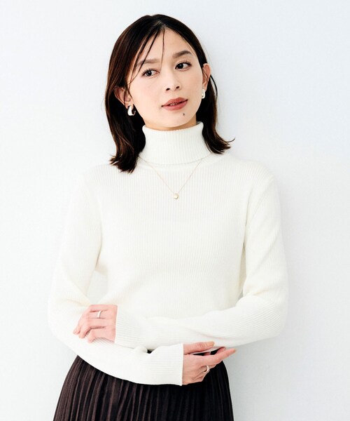 UNTITLED(アンタイトル)の「リブタートルネックニット(ニット/セーター・レディース・ベージュ系その他6/ライトグレー/ブラック/オフホワイト・02)」の1枚目の写真