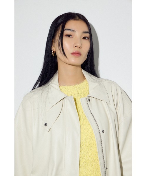 AZUL by moussy(アズールバイマウジー)の「【身長/骨格別着用画像あり】フェイクレザーミドルブルゾン 冬服 秋服 ライダース フェイクレザージャケット(ブルゾン・レディース・アイボリー/ブラック/ブラウン・FREE)」の4枚目の写真