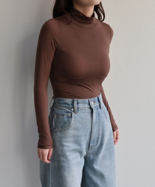 ap retro(アプレトロ)の「【ap retro basic】カップ付きハイネックヒートフィットインナー(Tシャツ/カットソー・レディース・ベージュ/ホワイト/ブラウン/ブラック・LARGE/MEDIUM/X-LARGE)」の17枚目の写真