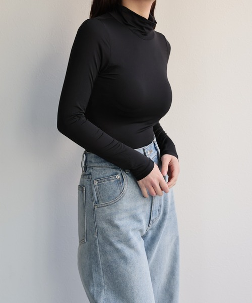 ap retro(アプレトロ)の「【ap retro basic】カップ付きハイネックヒートフィットインナー(Tシャツ/カットソー・レディース・ベージュ/ホワイト/ブラウン/ブラック・LARGE/MEDIUM/X-LARGE)」の11枚目の写真