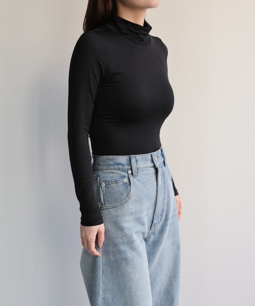 ap retro(アプレトロ)の「【ap retro basic】カップ付きハイネックヒートフィットインナー(Tシャツ/カットソー・レディース・ベージュ/ホワイト/ブラウン/ブラック・LARGE/MEDIUM/X-LARGE)」の12枚目の写真
