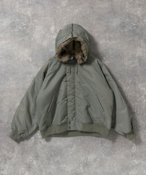 LAKOLE(ラコレ)の「N2Bブルゾン / 634756(ブルゾン・メンズ・ブラック/カーキ・LARGE/MEDIUM)」の1枚目の写真