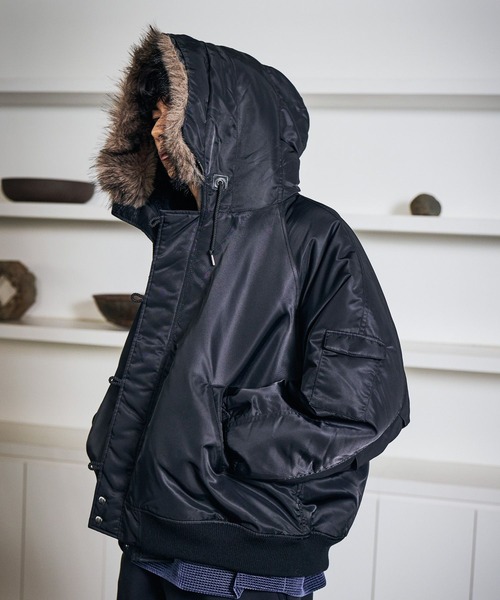 LAKOLE(ラコレ)の「N2Bブルゾン / 634756(ブルゾン・メンズ・ブラック/カーキ・LARGE/MEDIUM)」の21枚目の写真