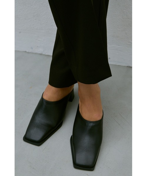 un/neu（アンノイ）の「スクエアトゥ モードミュール（パンプス・レディース・ブラック・SMALL/MEDIUM/LARGE）」の4枚目の写真