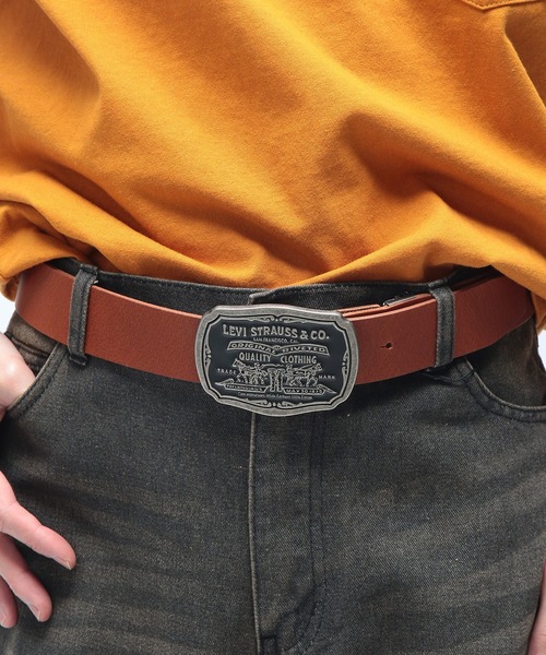 Levi's (リーバイス) ツーホースデザイン バックル レザーベルト 牛革
