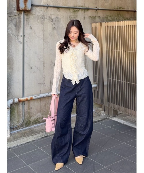 MOUSSY(マウジー)の「【26年SS新作】LACE RUFFLE トップス(シャツ/ブラウス・レディース・オフホワイト/ライトイエロー/ブルー/ブラック・FREE)」の16枚目の写真