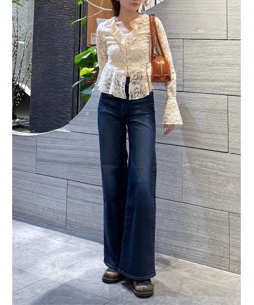 MOUSSY(マウジー)の「【26年SS新作】LACE RUFFLE トップス(シャツ/ブラウス・レディース・オフホワイト/ライトイエロー/ブルー/ブラック・FREE)」の17枚目の写真